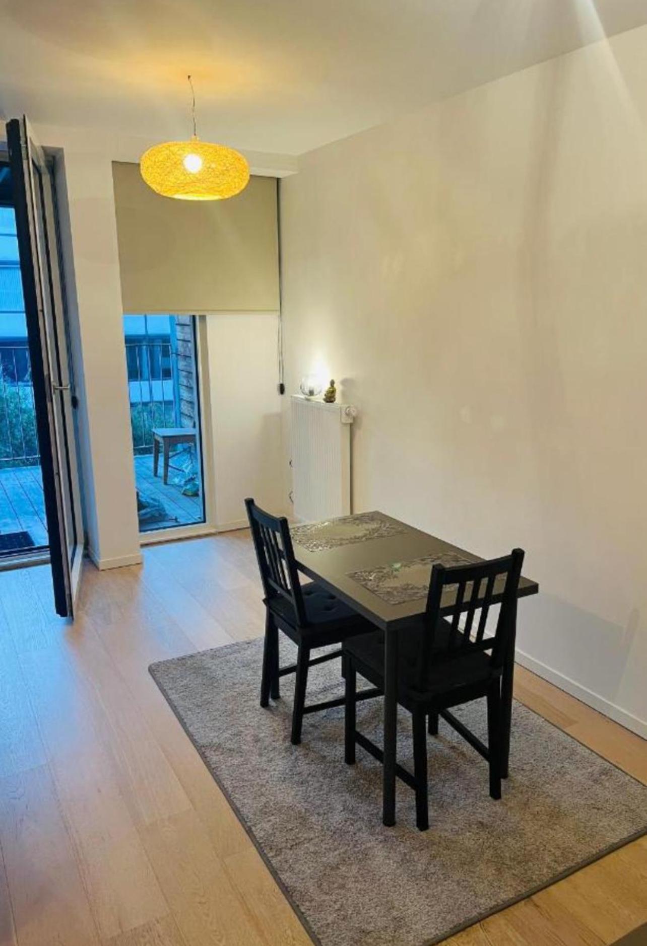 Beau Studio Apartment Brussel Bagian luar foto